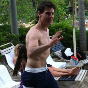 Tom Cruise, Suri Cruise, Disneyland Tom Cruise, Suri Cruise, Disneyland